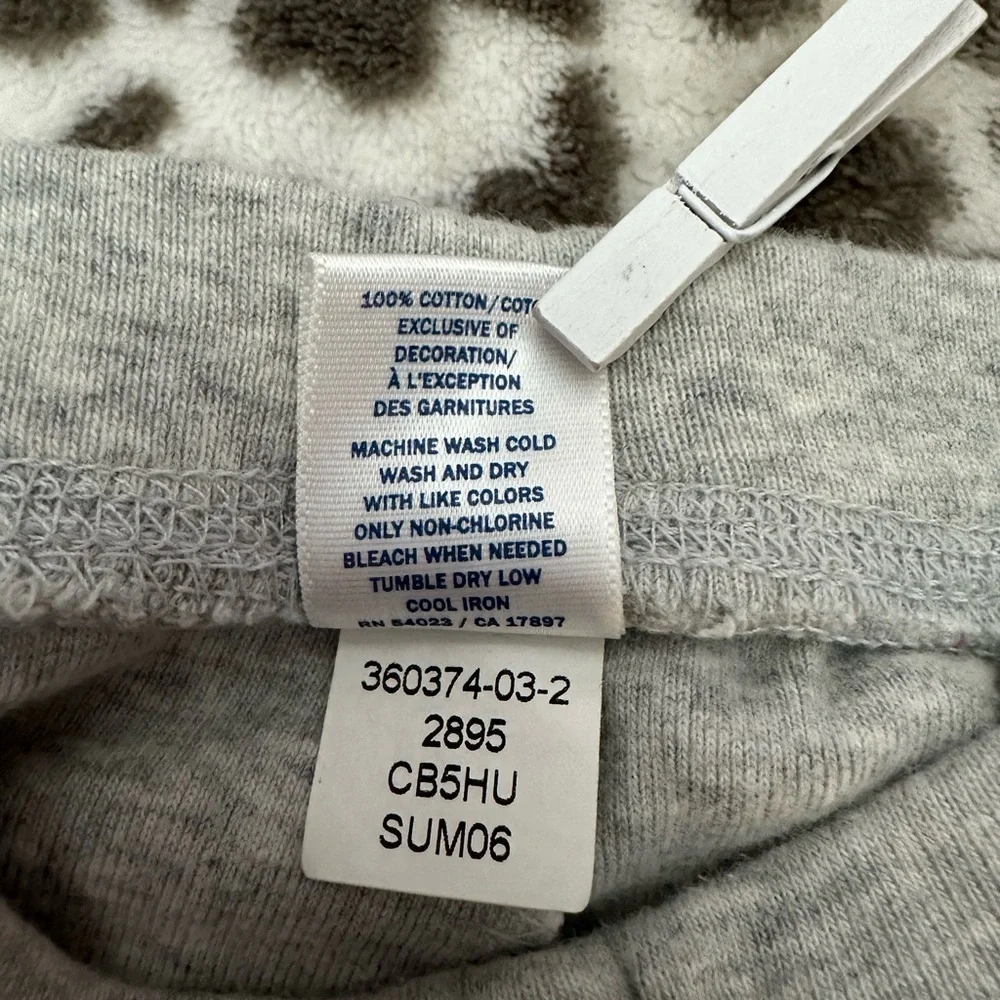 Old Navy Knit Shorts in Heather Gray Size 12-18 months